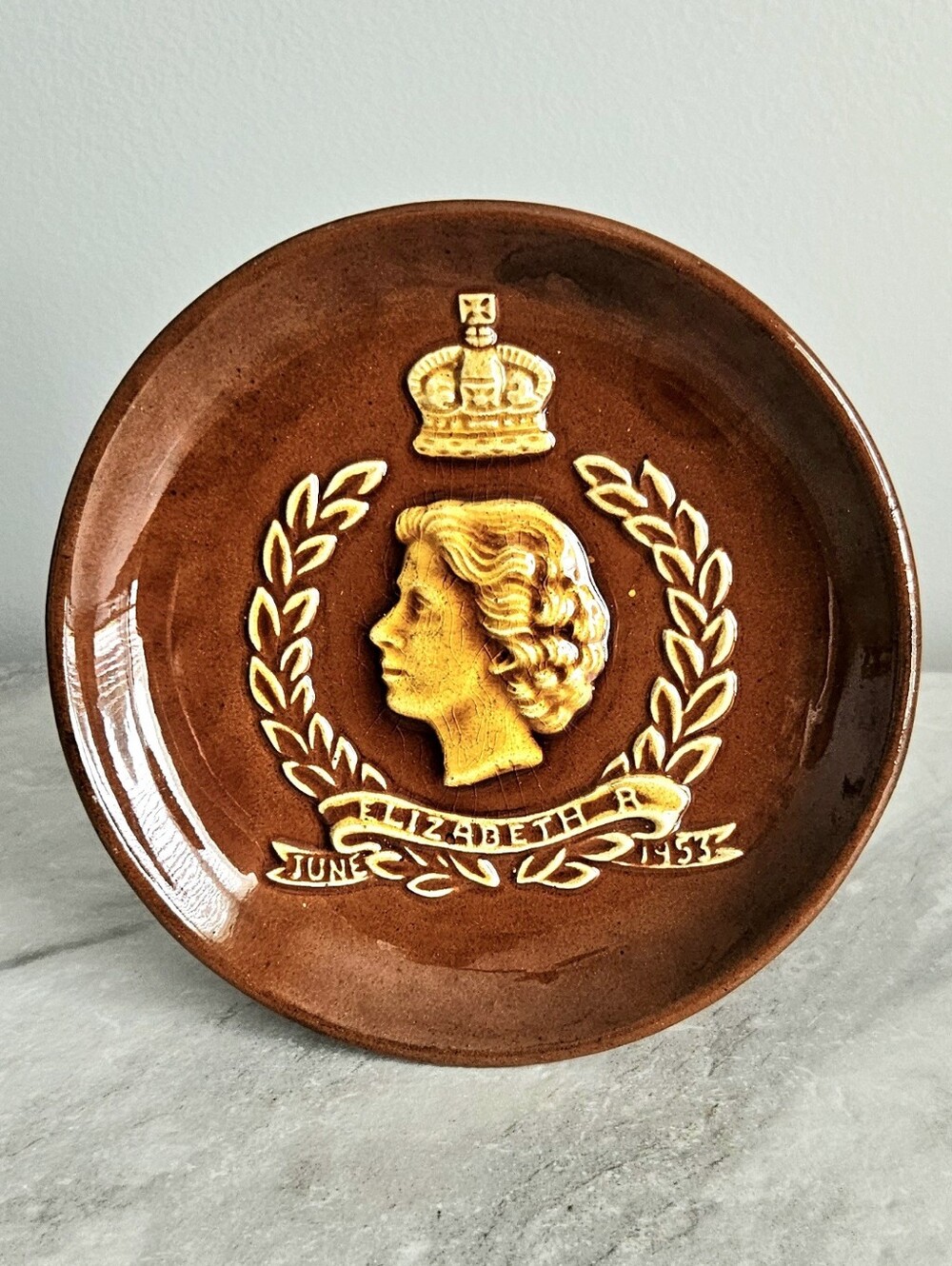 Vintage 1953 Queen Elizabeth II Coronation Plate Dartmouth Pottery 5.5”